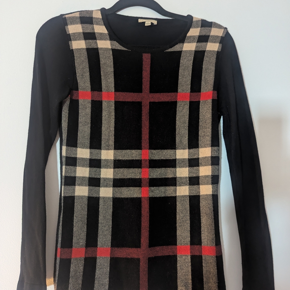 Burberry Sweater  Black, Cream & Red Sz SM